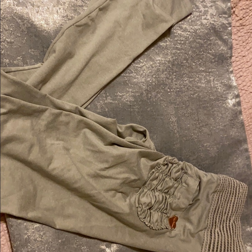 Cute booty lounge leggings m